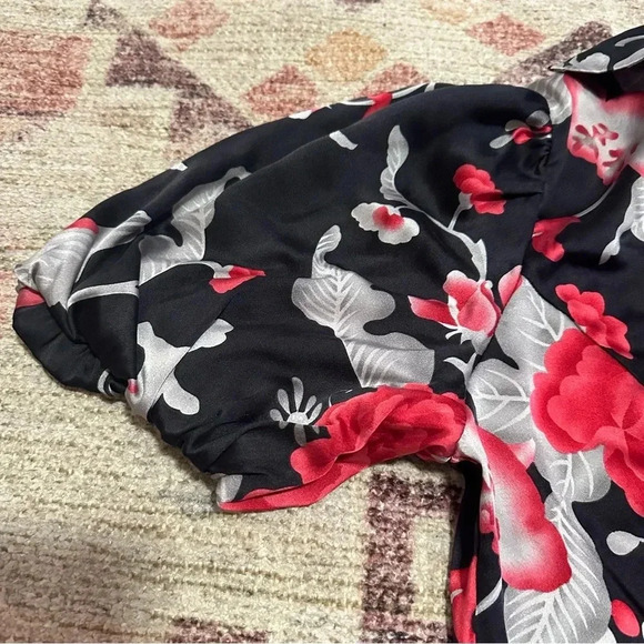 Y2k Arden B Black silk blend floral button down blouse w/ red accents size Small - Picture 8 of 8